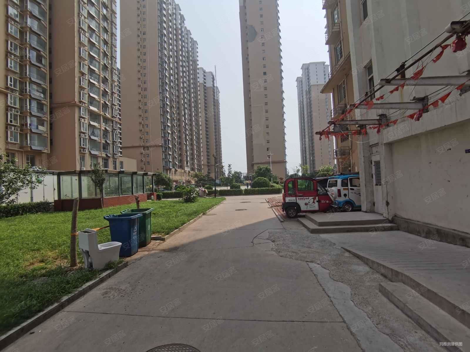 东环路万聚凯旋城板楼产权清晰电梯房有证可贷款