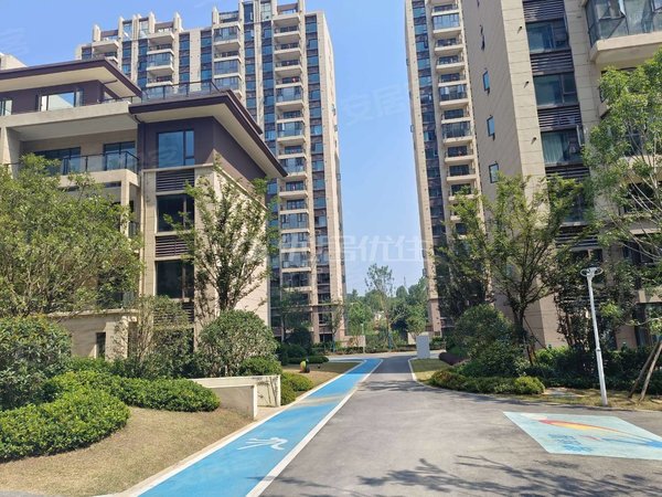 固始碧桂园(新六大街)低价出租 北湖风景区 碧桂园小区 精装三房双