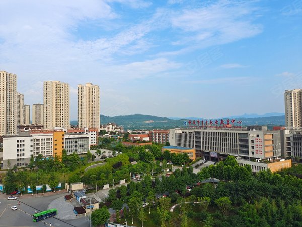 重庆合川钓鱼城街道花滩一号花滩一号 两室两厅精装修 成色新 户型好