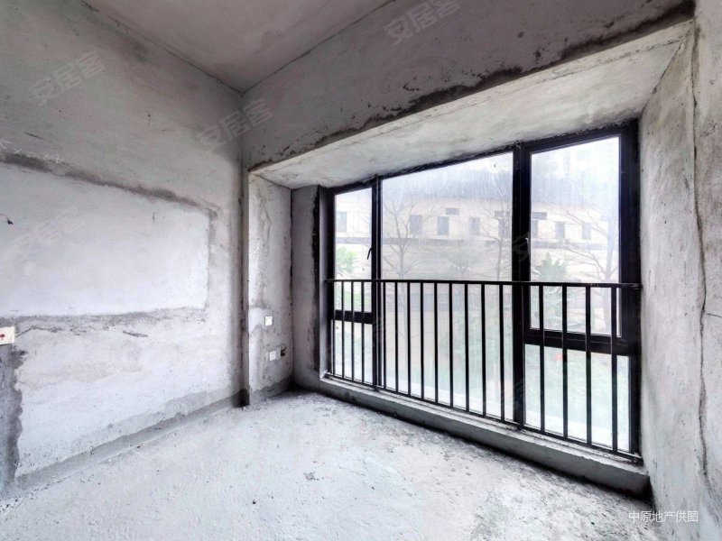 16号地铁口紫悦龙庭89平四房朝东南看花园有钥匙急售