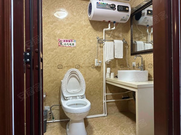 大连开发区保税区樱花别墅金马路樱花小区简装中间层一室一厅可随时看房出租房源真实图片