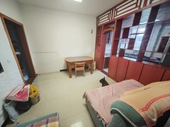 达州渠县渠县中学賨人里旁套一电梯房出租,家具家电齐全,8500一年!出租房源真实图片