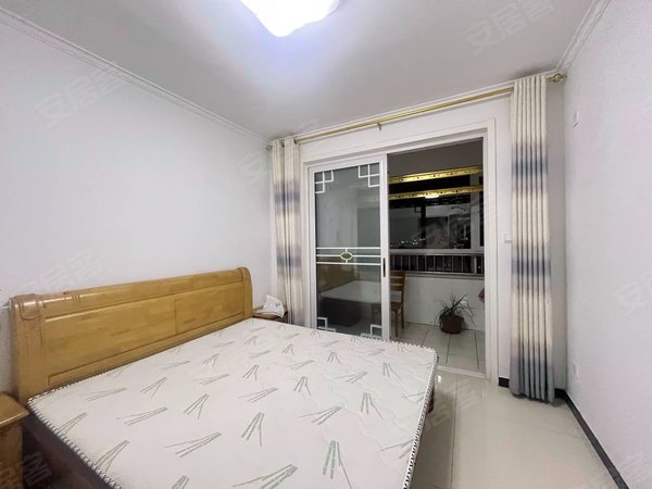 昌乐昌乐城区体育公园东山花园电梯！下楼附，小！家具家电齐全，拎包入住！看房方便出租房源真实图片