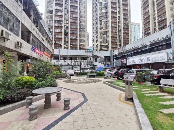 深圳罗湖东门金城大厦(罗湖)新装修两房干净整洁  采光通透看房随时