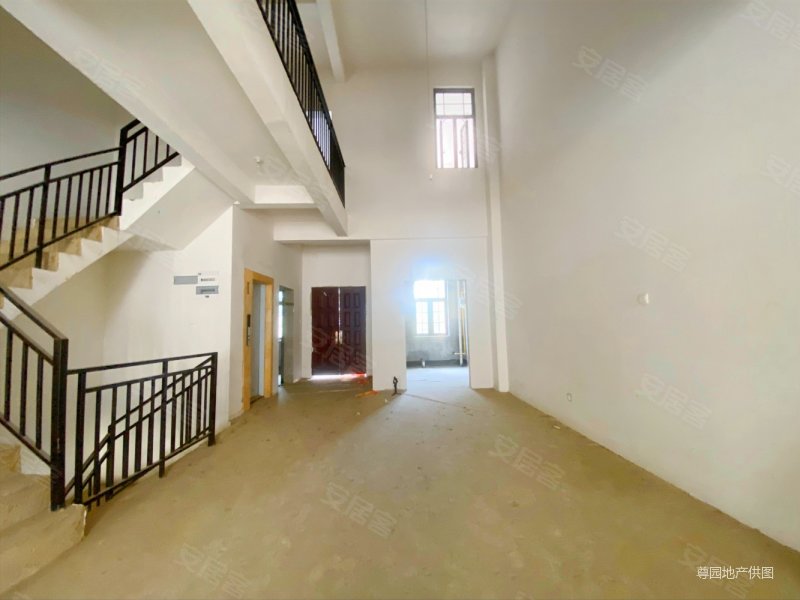 公园1903 九夏云水 联排别墅 阁楼已经搭建好带80平花园