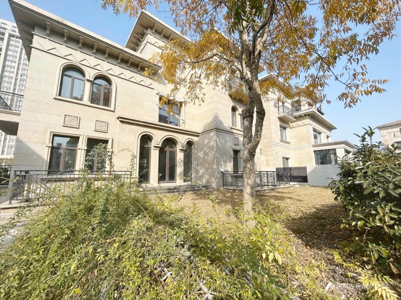 钓鱼台别墅5室2厅4卫357㎡南北1300万