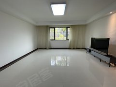 巴音郭楞库尔勒东站保利石油花园,五室两厅两卫,年租,6000元每月出租房源真实图片