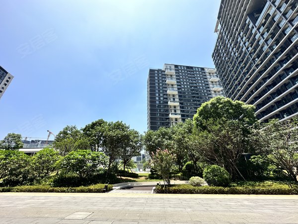 深圳宝安福永会展湾水岸广场y水岸两房家私齐全 房屋漂亮花园优美