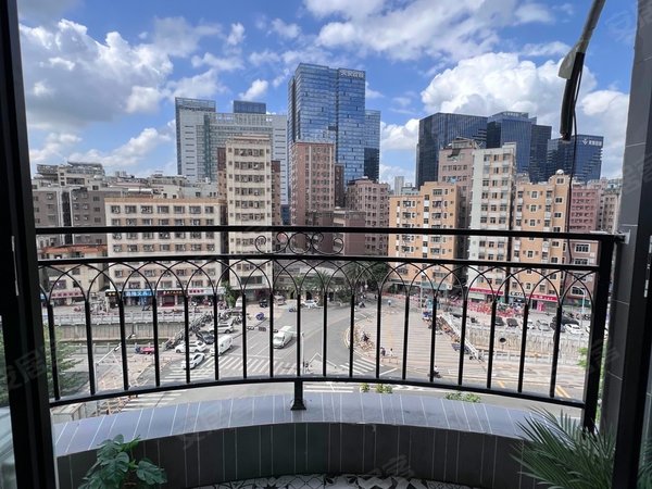 深圳龙岗坂田南坑村南坑地铁站 精装大单间带阳台 电梯房 通风好 采光