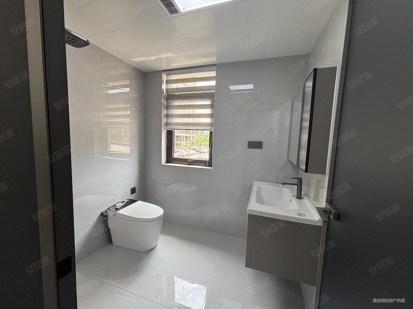 鹿邑建业城七期3室2厅2卫128㎡南北76万