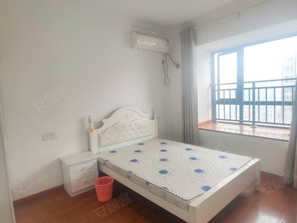 海宁长安镇农发区盈都君悦下沙奥莱旁盈都君悦小区三室一厅整租！民用水电！出租房源真实图片