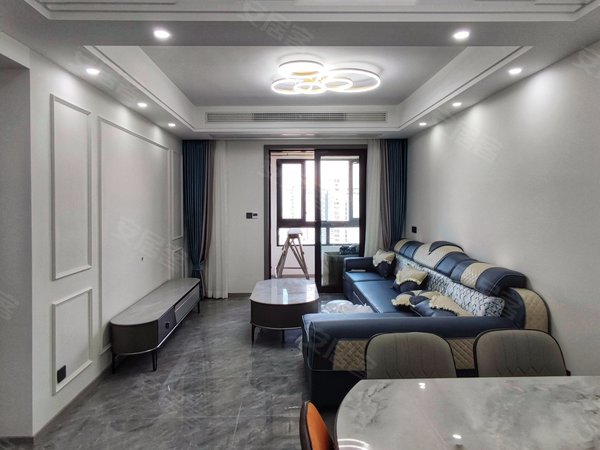 重庆巴南花溪奥园金樾山岔路口轻轨站旁 金樾山 精装3房整租 可随时