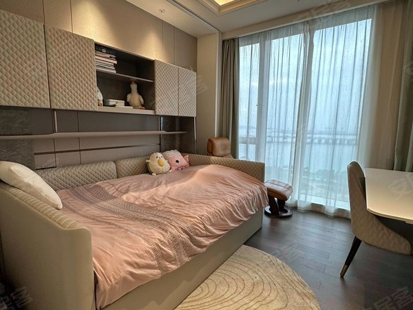 恒裕国金汇超一线豪华海景房!31保姆房!出租房源真实图片