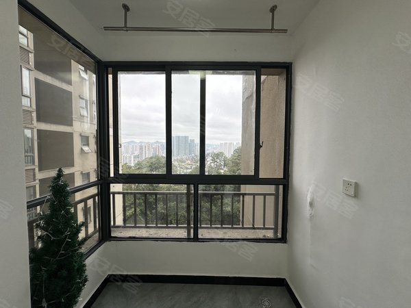 贵阳南明花果园花果园B南区短租 花果园B南区 精装修现代风三室 可月付 无中介出租房源真实图片