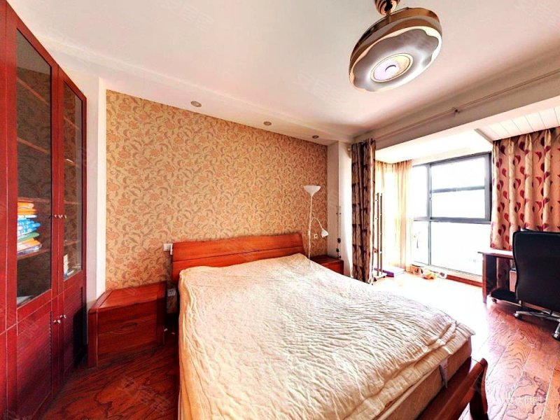 融城理想3室2厅2卫134.35㎡南北338万