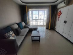 金博大南，华新家园，标准一室一厅，两台空调，家具家电齐全。