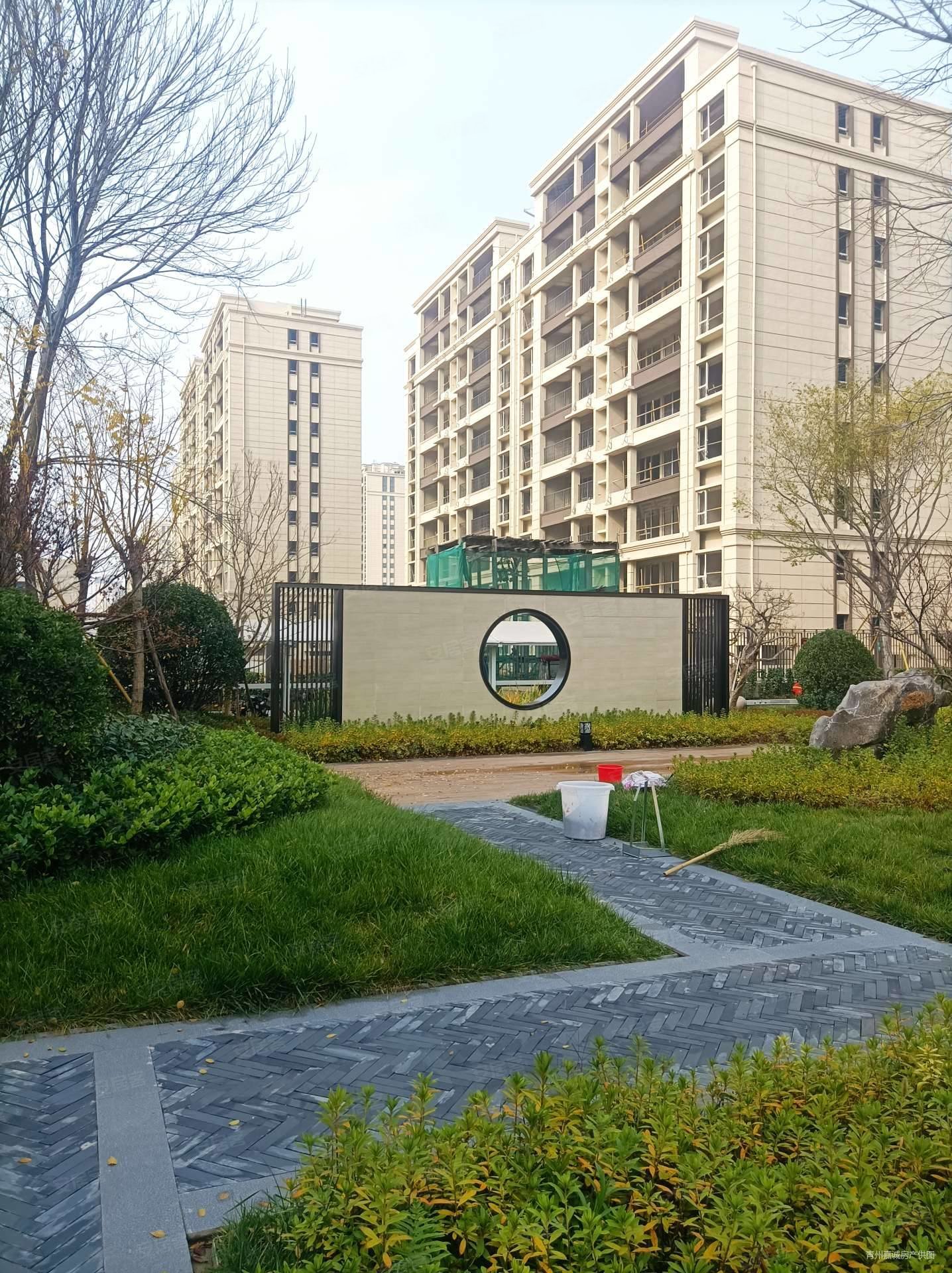 外滩华府洋房159平带车位储藏室145万