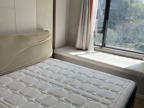 海宁长安镇农发区绿城华景川之江明月绿城之江明月 豪华装修 全屋定制 中央空调出租房源真实图片