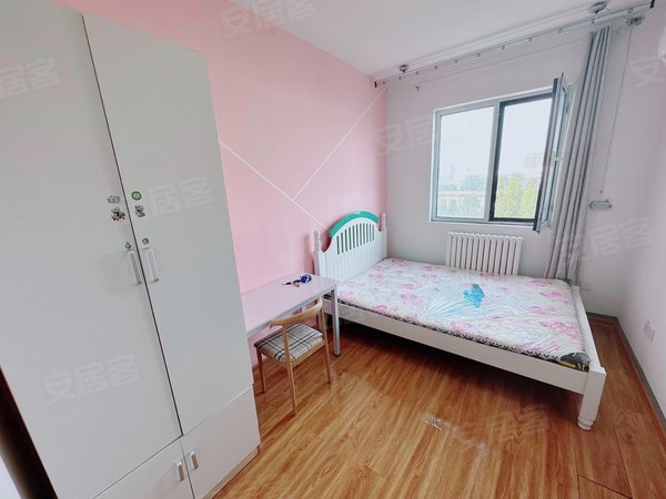 济南历下cbd城投伴山居伴山居 精装卧室 位置优越 紧挨华润置地 万象