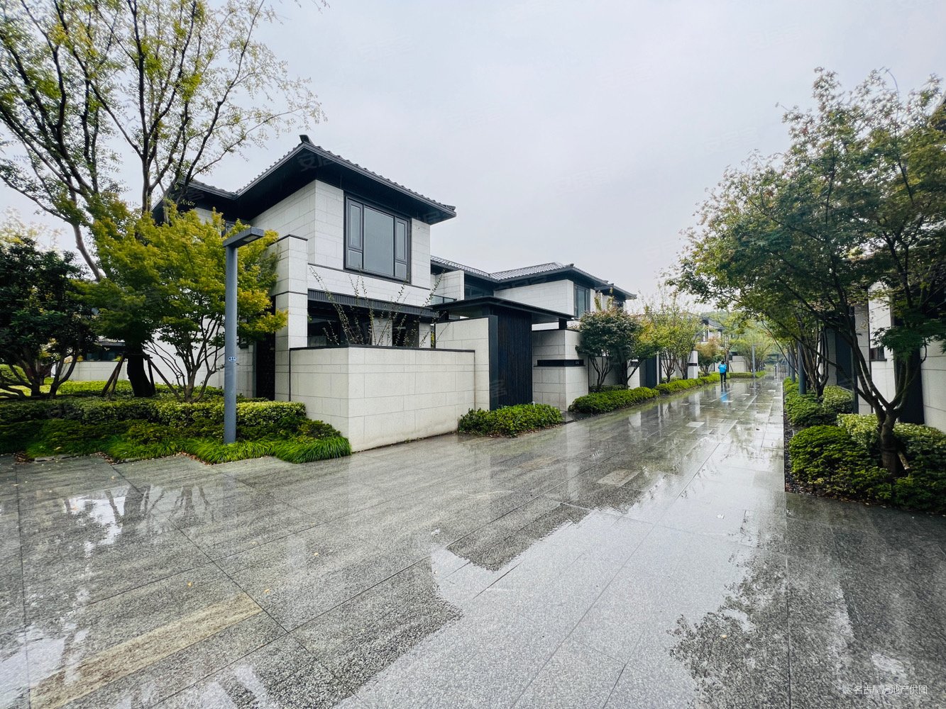 山水樾澜庭(东区别墅)4室2厅3卫439.27㎡南北3450万