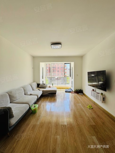 金海国际花园 商品房 南北通透 刚需小三居 集中供暖 电梯房