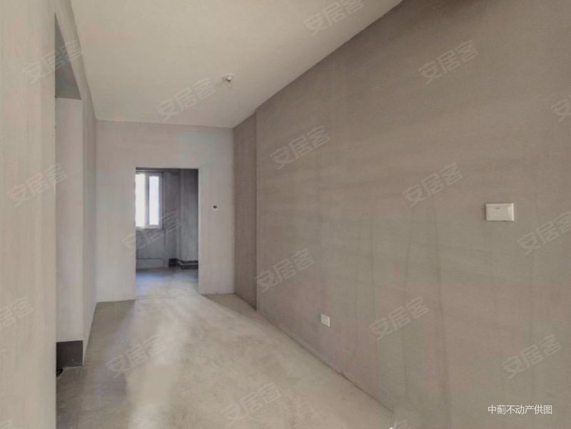 安田心屿121平米大三室电梯直达赠车位随时看房