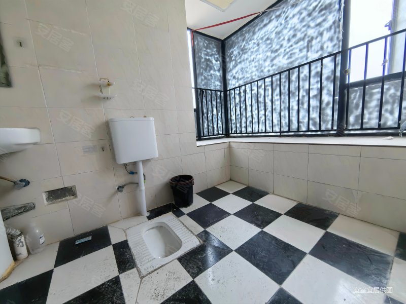 顶峰水岸汇景3室2厅2卫149.92㎡南北335万