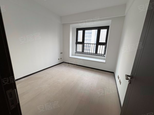 南京栖霞燕子矶燕熙台(西区)急租真拾房源 家具可配燕熙台 地铁口 中央空调带地暖出租房源真实图片