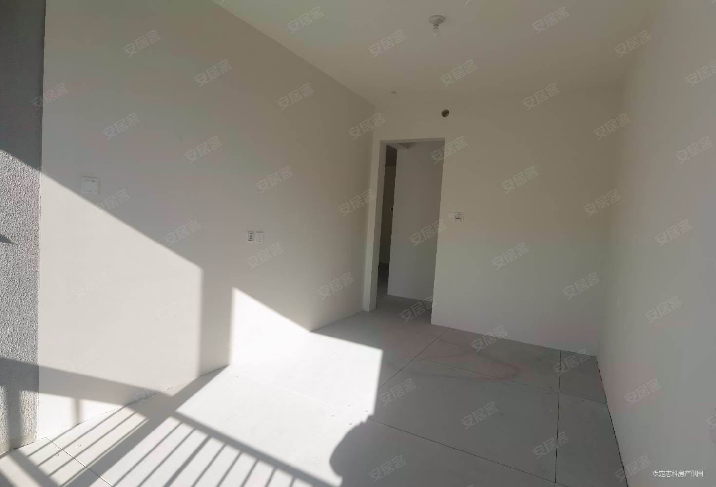 御景风荷3室2厅2卫133.64㎡南北119.8万