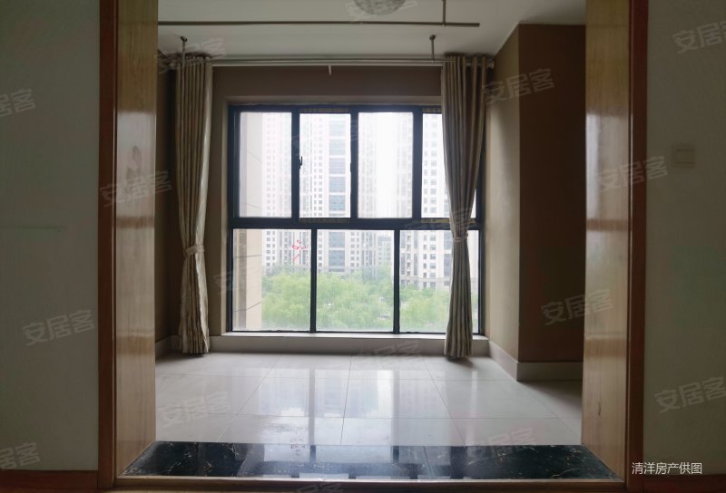 滨江馨园简装满5年南北通透边户采光极好近地铁天街