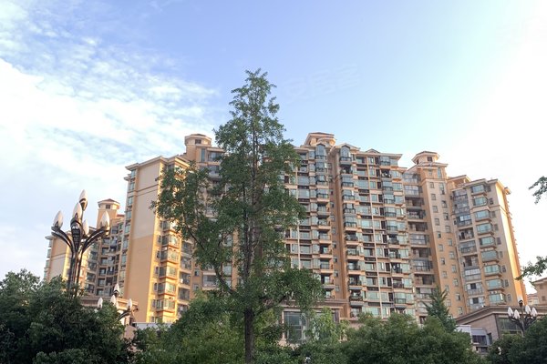 成都小区 新都小区 新都新城小区 东骏湖景湾 东骏湖景湾怎么样 特色