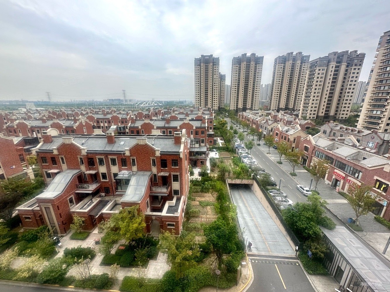 绿地海湾听海苑3室2厅1卫84.97㎡南北69万