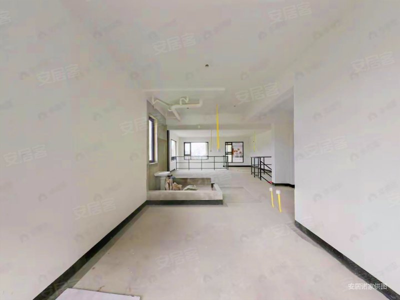 建发榕墅湾 近地铁 交通便捷 次新房 满二 车位充足