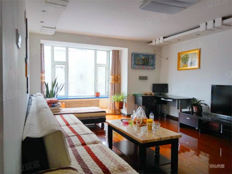 园丁花园五千开头精装三室不把不临抄底价好楼层有轻轨