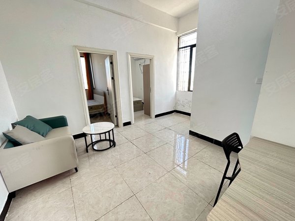 厦门同安工业集中区潘涂村潘涂丁字街旁 带大阳台的两房一厅 精装修