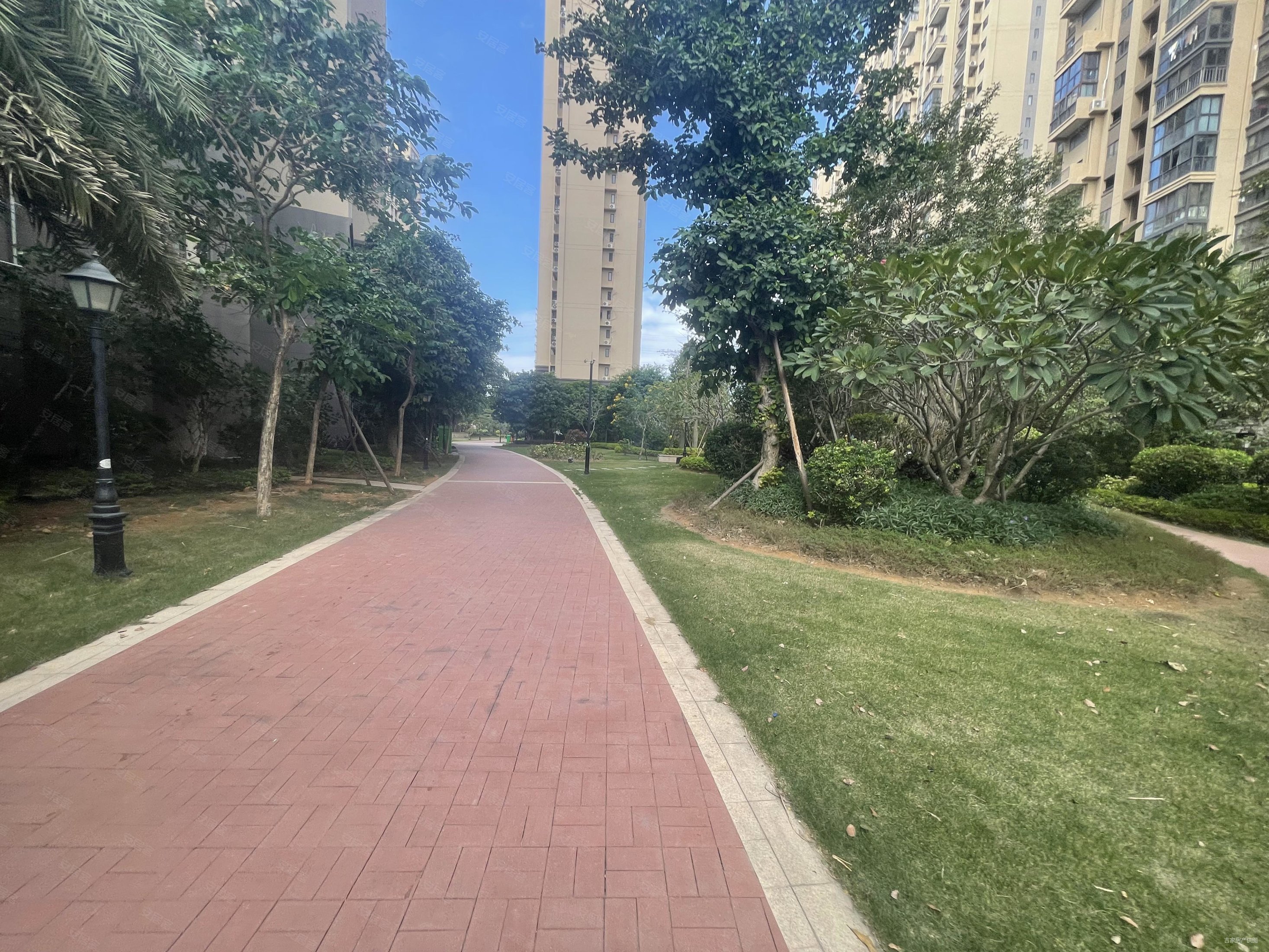 海沧旁龙池新小区联发欣悦华庭精装4室2厅9成新东边套