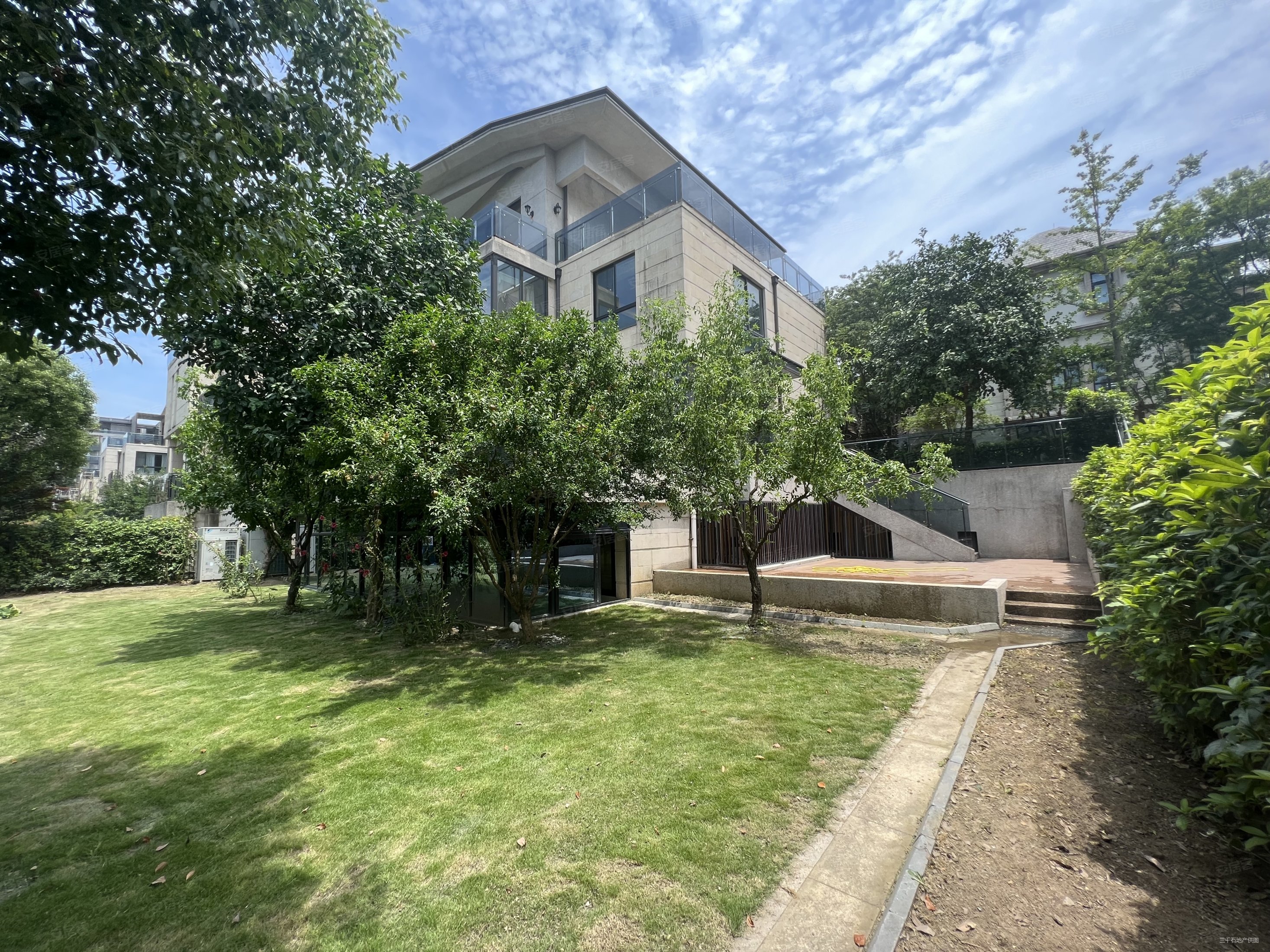 有房源,虹桥融景(别墅)二手房,2480万,5室3厅,4卫,357平米-上海安居客