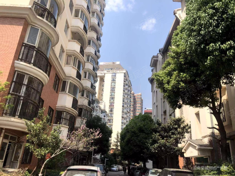 南站小区 交通便捷 停车方便 小三居 临地铁 商业配套成熟