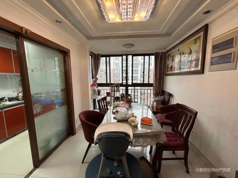 四季花园(常熟) 精装修 朝南 双卫格局 满五