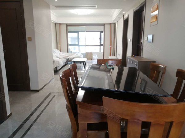 连云港海州万达康颐华府康颐华府 拎包即住 地暖净水都有 安静大三房