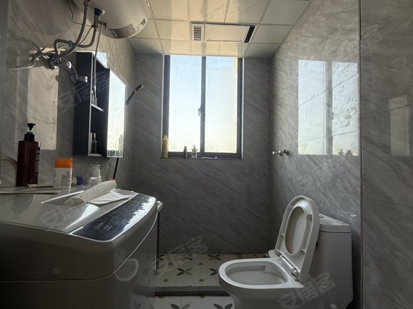 无锡江阴青阳钻石广场钻石广场电梯房精装两房,交通便利商圈繁华出租