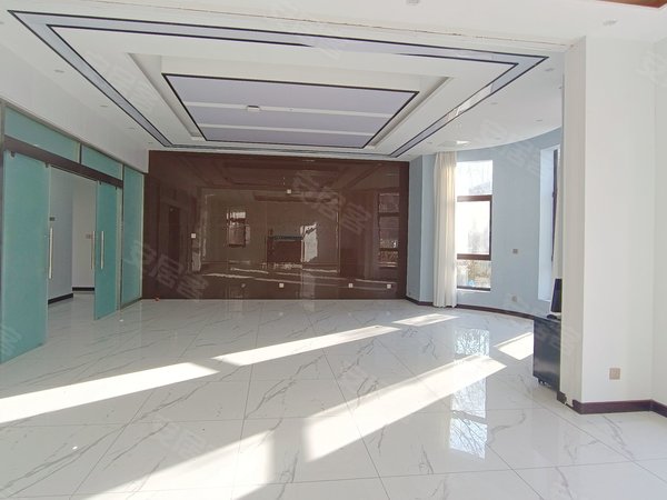 潍坊高新区新市府泰和上筑(别墅)可做会所占地一亩泰和上筑独栋别墅