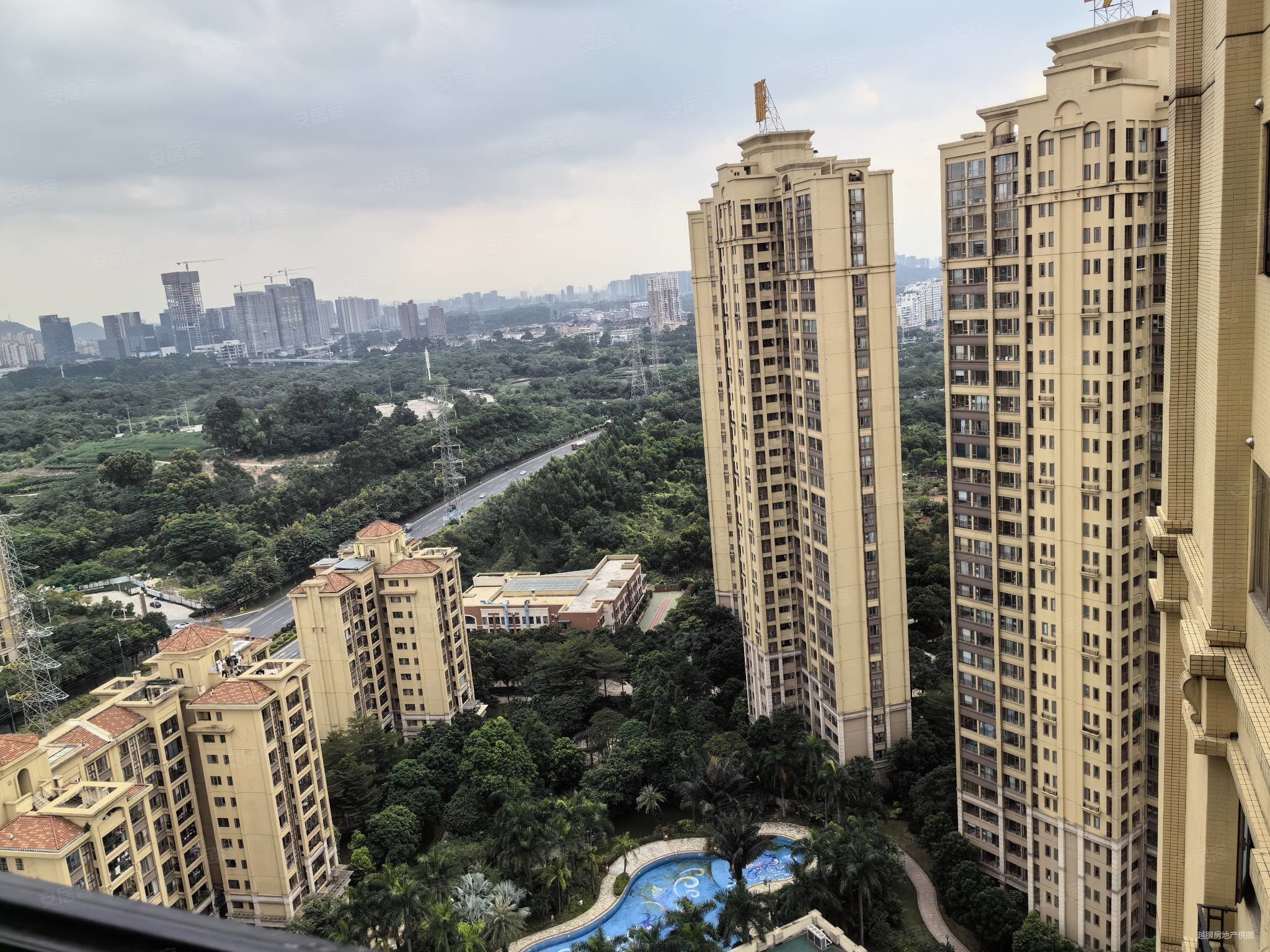 长隆珑翠产权清晰临地铁房龄新高楼层采光充足