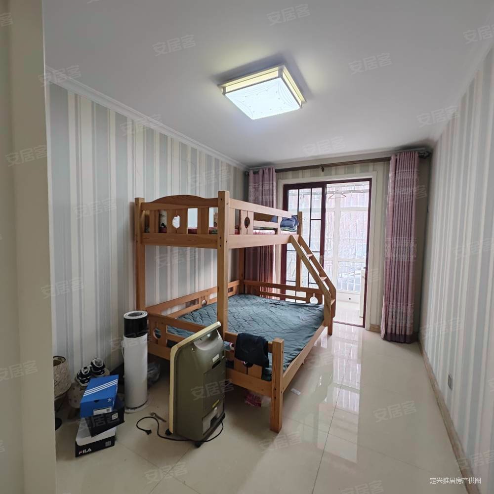 恒诚金玉华庭3室2厅1卫118㎡南北77万