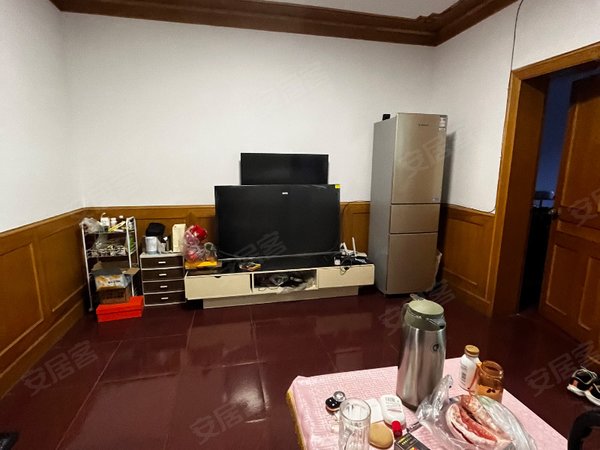 湖州长兴长兴市区海兴桥小区近古城街,海兴桥小区两室一厅楼梯2楼1100