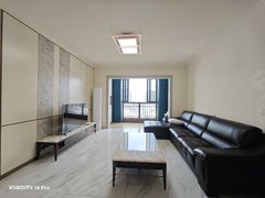 岑溪岑溪城区城区城央一品精装四房 南北对流 干净整洁高档大气 2300月出租房源真实图片