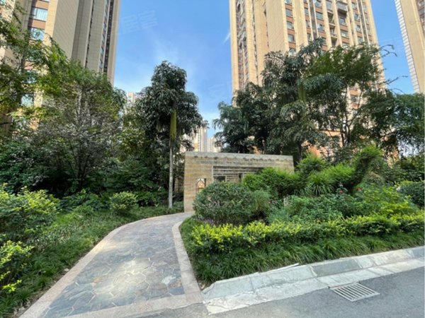 重庆南岸弹子石蓝光coco时代(一期)紧邻轻轨站 精致2房加书房 业主