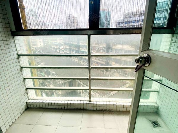 【多图】东山雅筑,东风东租房,看房方便 东山雅筑 精装四房 景观漂亮