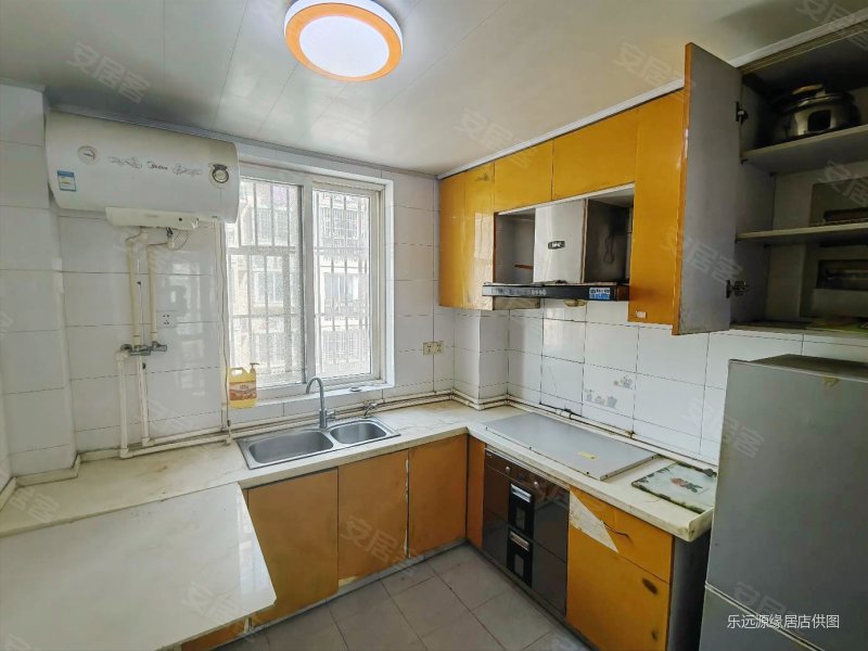 九方商圈银都花园精装两房南北通带车库98出