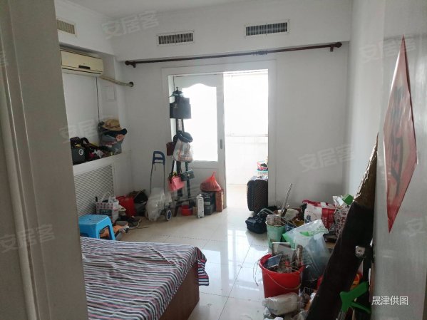 玉峰花园小区中间位置满五年业主诚心出售随时看房